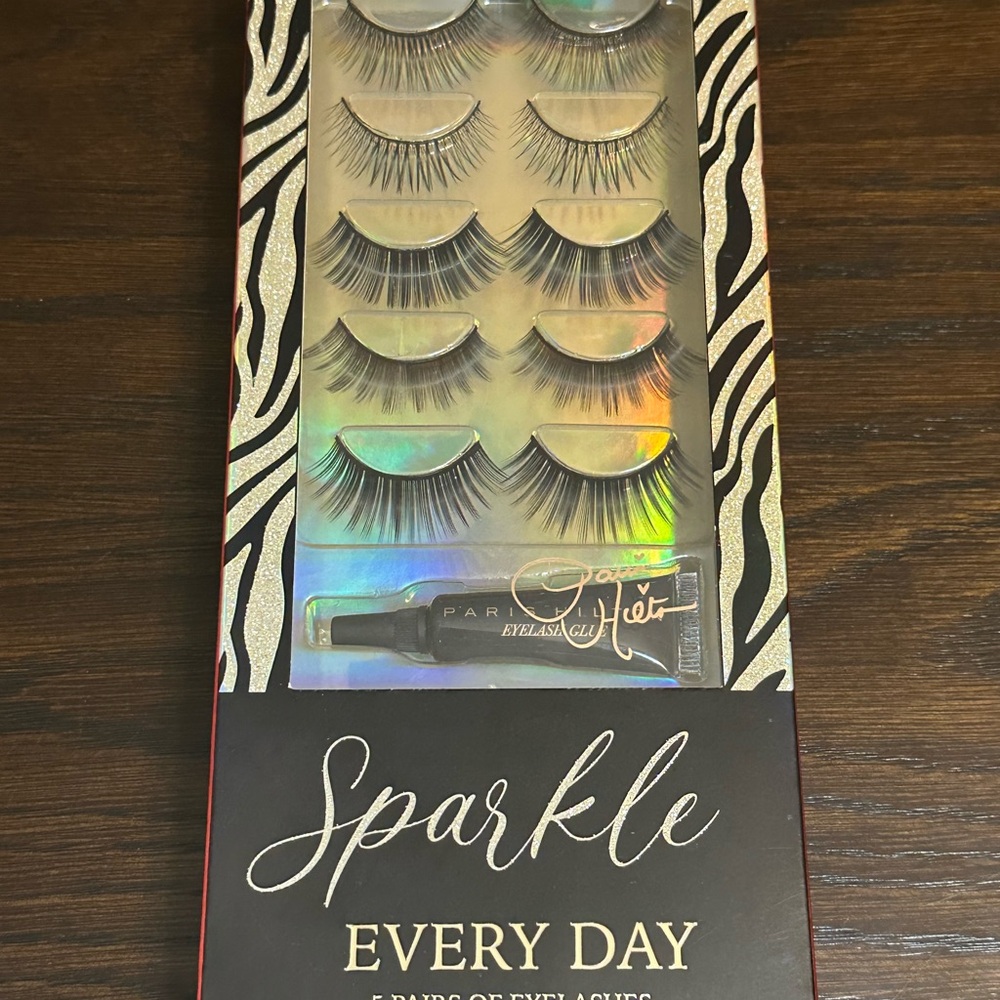 Paris Hilton Sparkle Black Eyelash Set 5 pairs